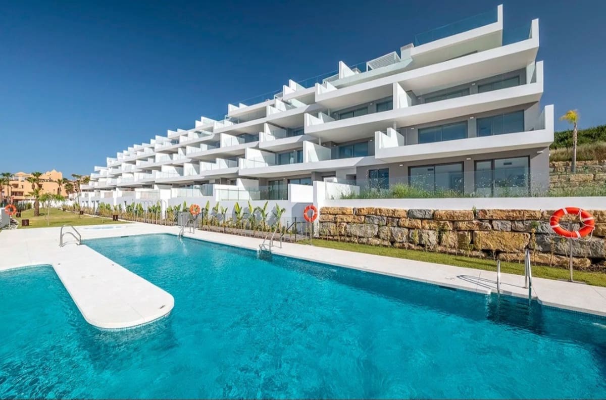 3 Zimmer Apartment zu verkaufen in Manilva mit Pool Garage - 1.190.000 € (Ref: 10179518)