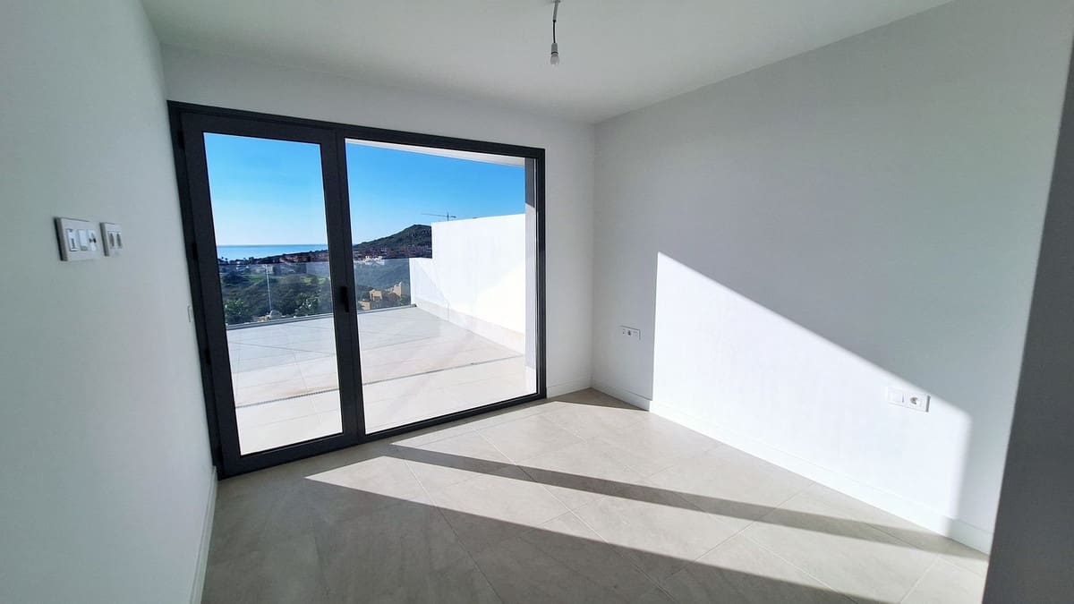 3 Zimmer Apartment zu verkaufen in Manilva mit Pool Garage - 1.190.000 € (Ref: 10179518)