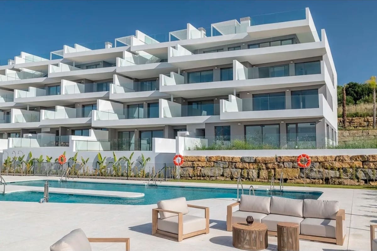 3 Zimmer Apartment zu verkaufen in Manilva mit Pool Garage - 1.190.000 € (Ref: 10179518)