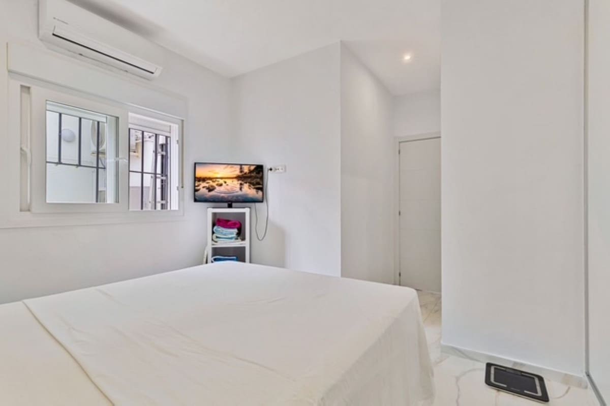 2 slaapkamer Appartement te koop in San Pedro de Alcantara - € 300.000 (Ref: 10179520)