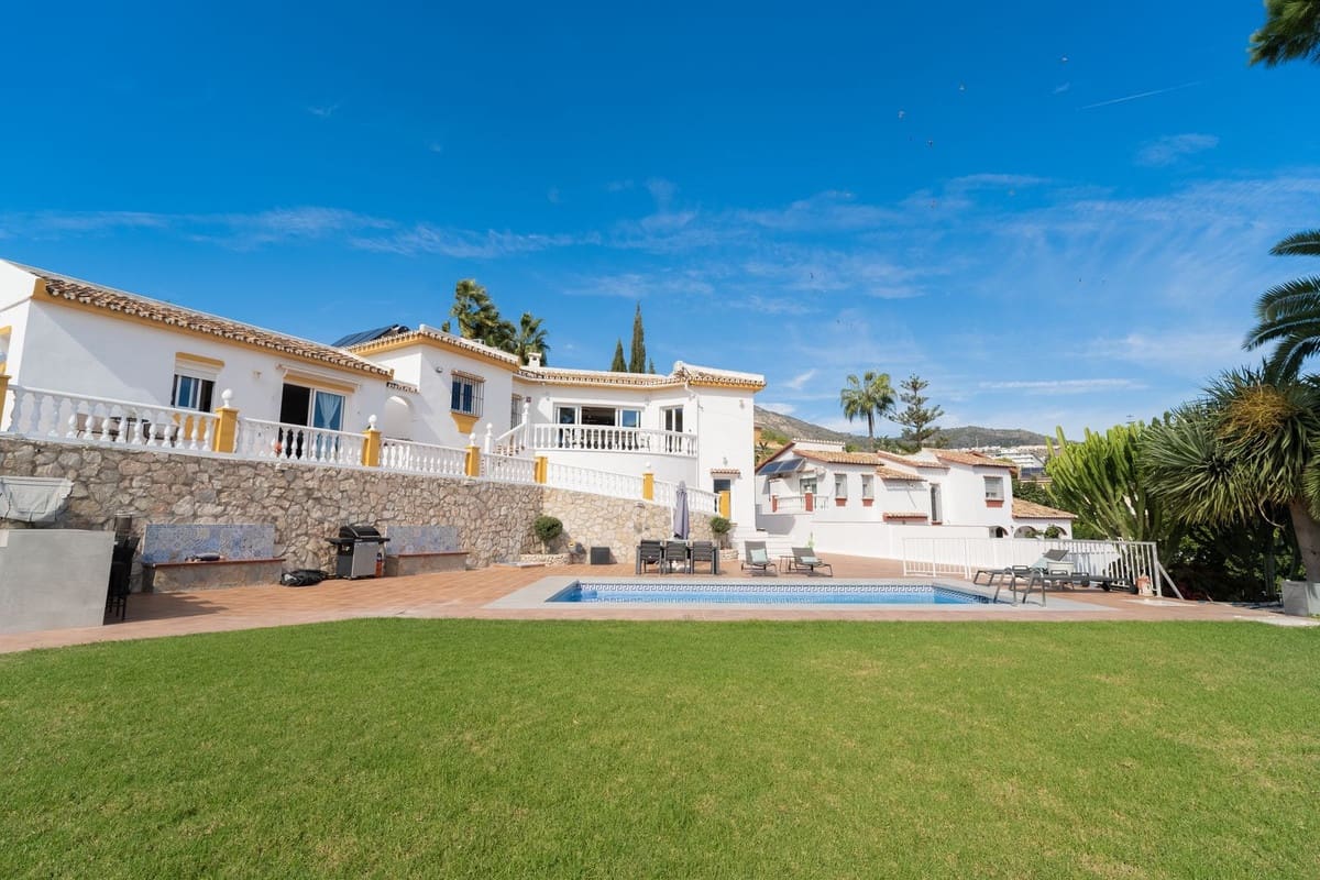 Chalet de 5 habitaciones en Benalmadena Costa en venta con piscina garaje - 1.395.000 € (Ref: 10179522)