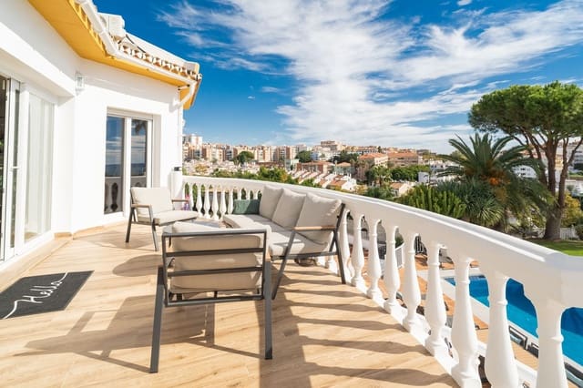 Chalet de 5 habitaciones en Benalmadena Costa, Benalmádena en venta con piscina garaje - 1.395.000 € (Ref: 10179522)