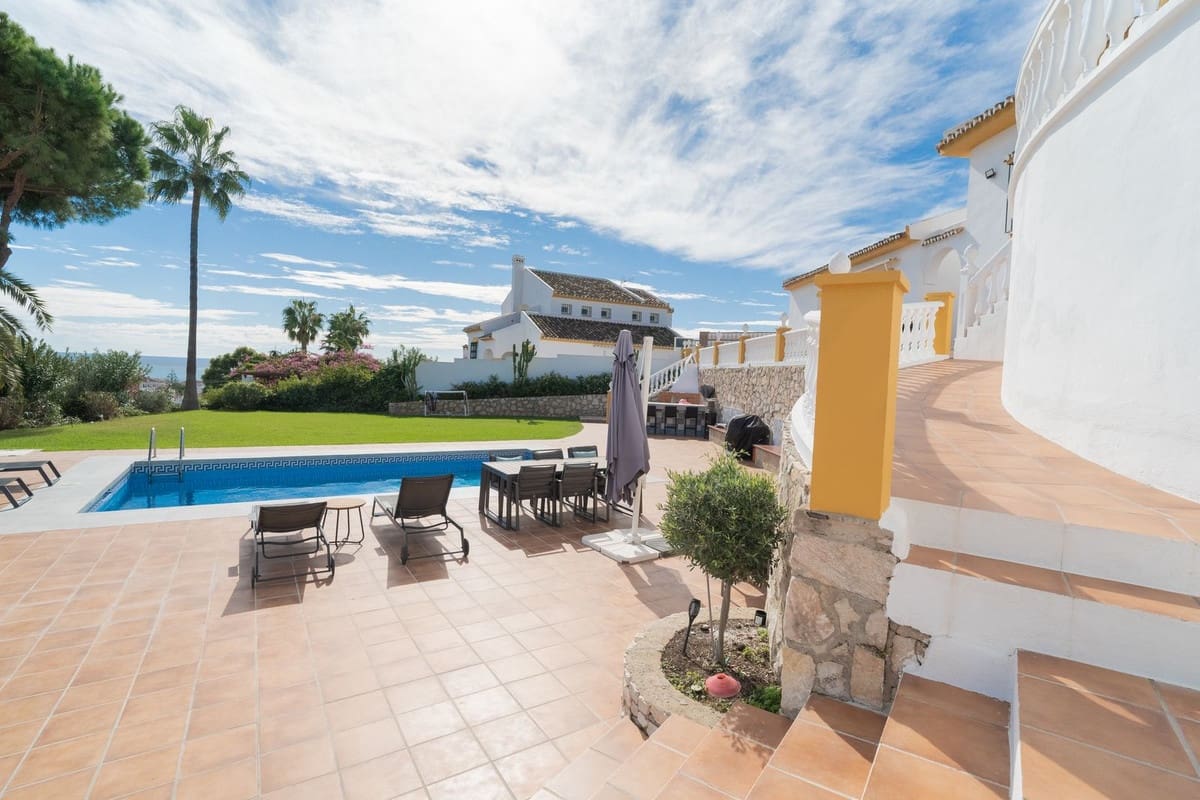 Chalet de 5 habitaciones en Benalmadena Costa en venta con piscina garaje - 1.395.000 € (Ref: 10179522)