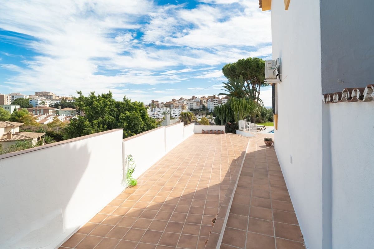 Chalet de 5 habitaciones en Benalmadena Costa en venta con piscina garaje - 1.395.000 € (Ref: 10179522)