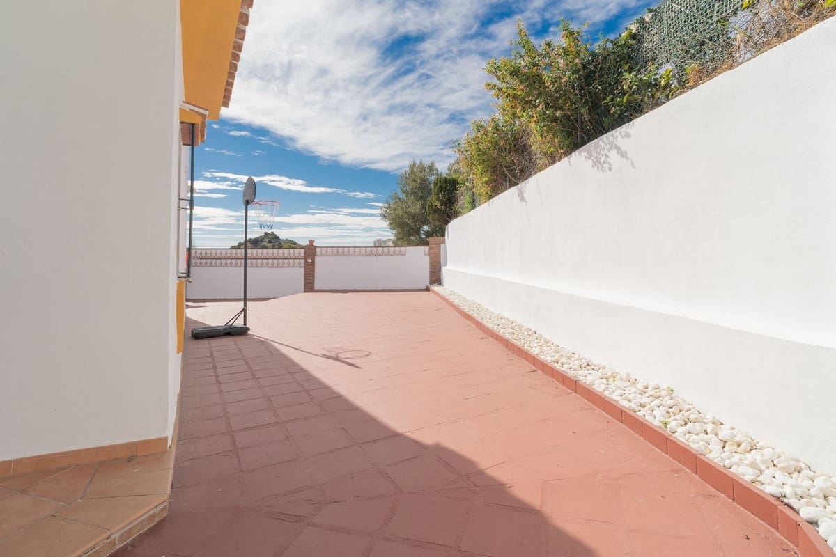 Chalet de 5 habitaciones en Benalmadena Costa en venta con piscina garaje - 1.395.000 € (Ref: 10179522)