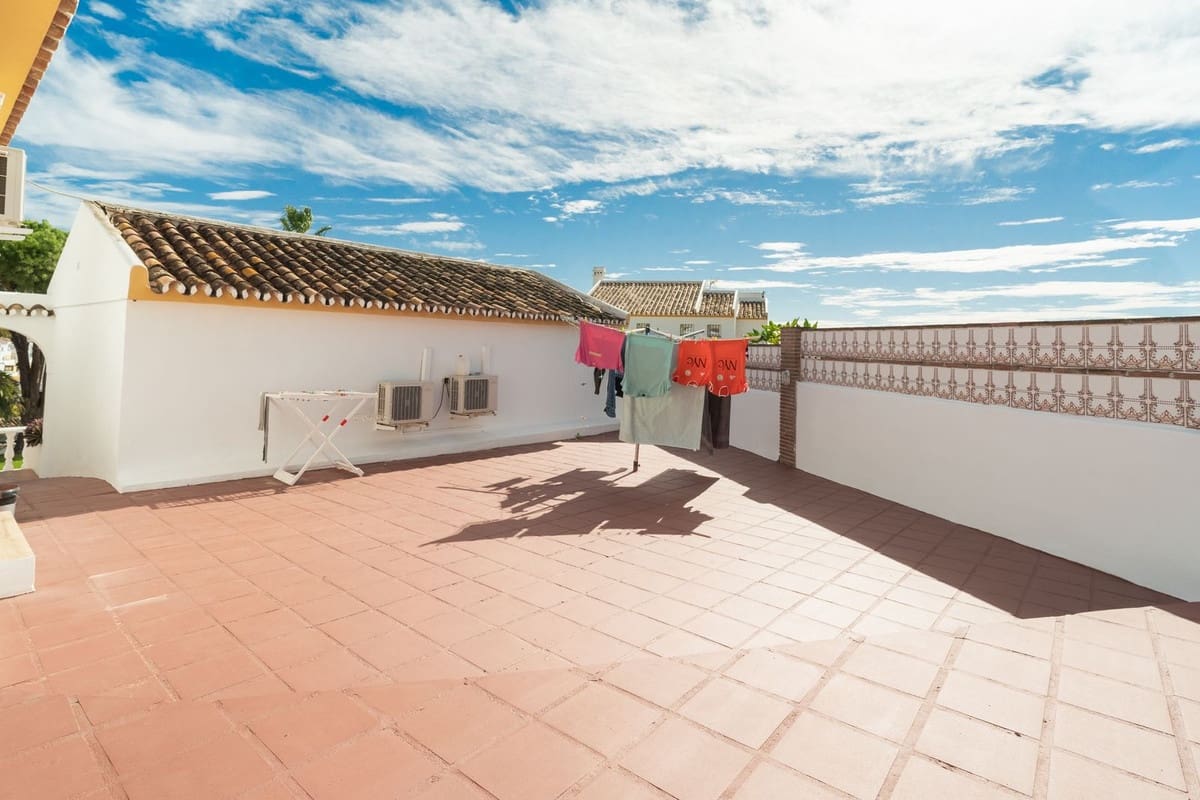 Chalet de 5 habitaciones en Benalmadena Costa en venta con piscina garaje - 1.395.000 € (Ref: 10179522)