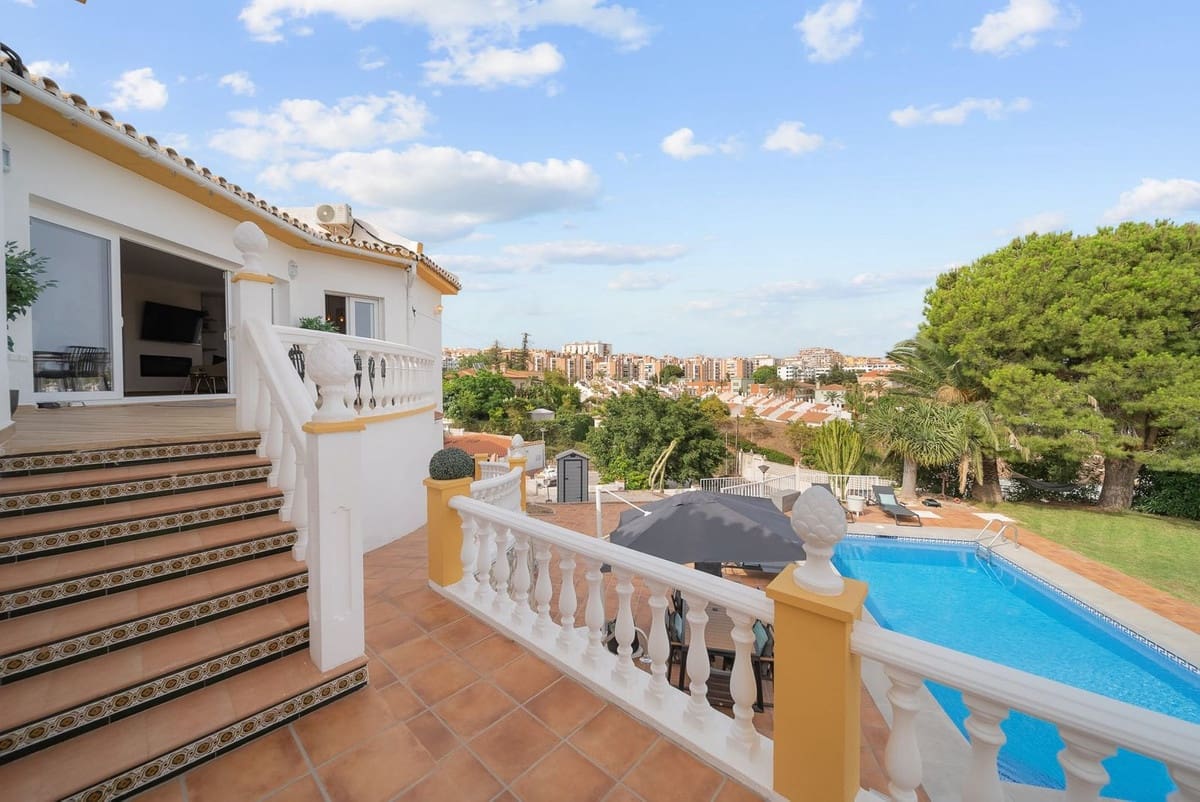 Chalet de 5 habitaciones en Benalmadena Costa en venta con piscina garaje - 1.395.000 € (Ref: 10179522)