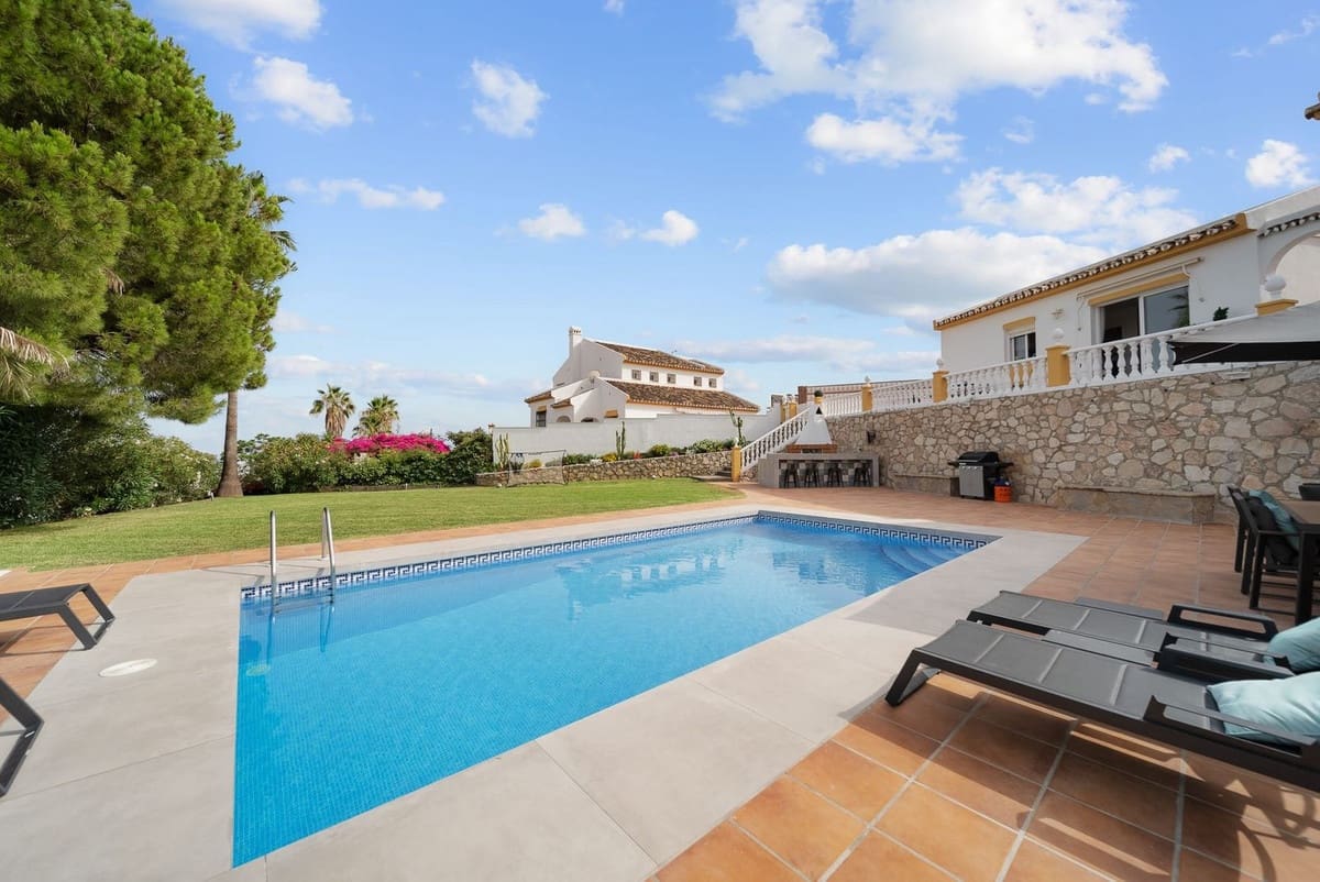 Chalet de 5 habitaciones en Benalmadena Costa en venta con piscina garaje - 1.395.000 € (Ref: 10179522)