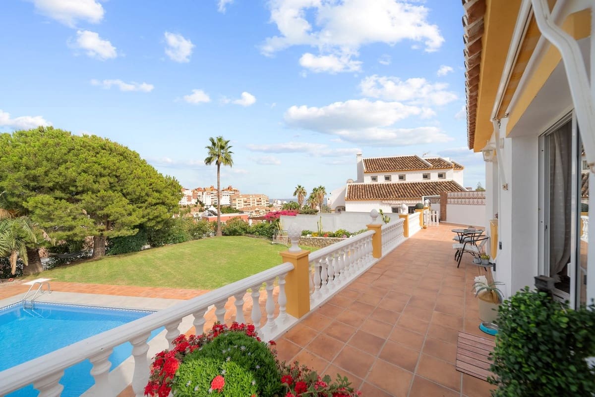Chalet de 5 habitaciones en Benalmadena Costa en venta con piscina garaje - 1.395.000 € (Ref: 10179522)