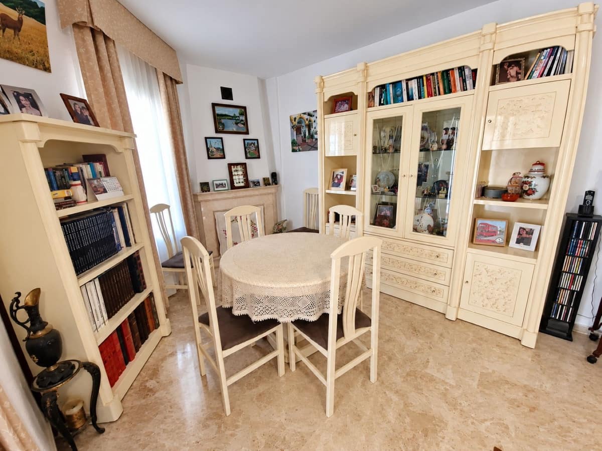 2 soveværelse Byhus til salg i Benalmadena med swimmingpool garage - € 398.000 (Ref: 10179524)