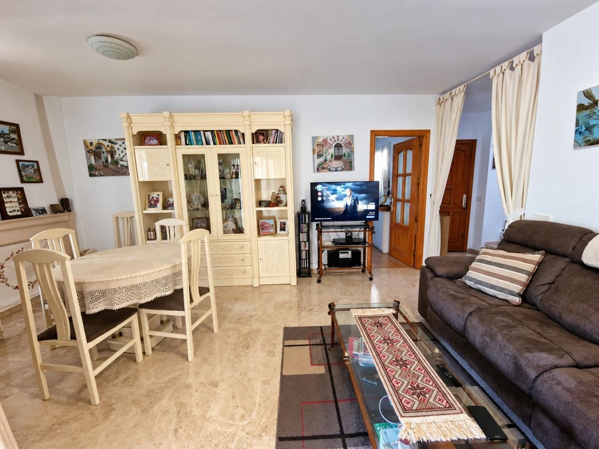 2 soveværelse Byhus til salg i Benalmadena med swimmingpool garage - € 398.000 (Ref: 10179524)