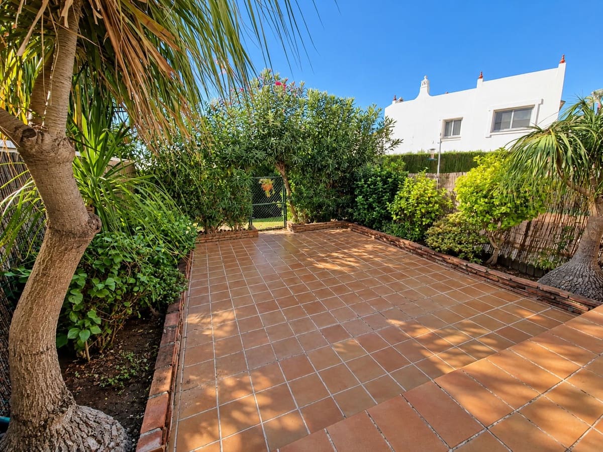 2 soveværelse Byhus til salg i Benalmadena med swimmingpool garage - € 398.000 (Ref: 10179524)
