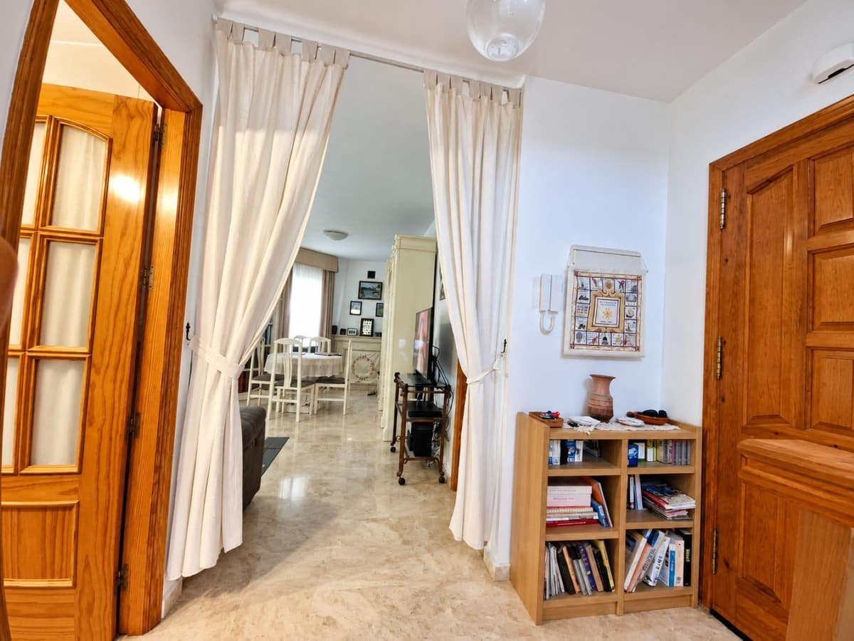 2 soveværelse Byhus til salg i Benalmadena med swimmingpool garage - € 398.000 (Ref: 10179524)