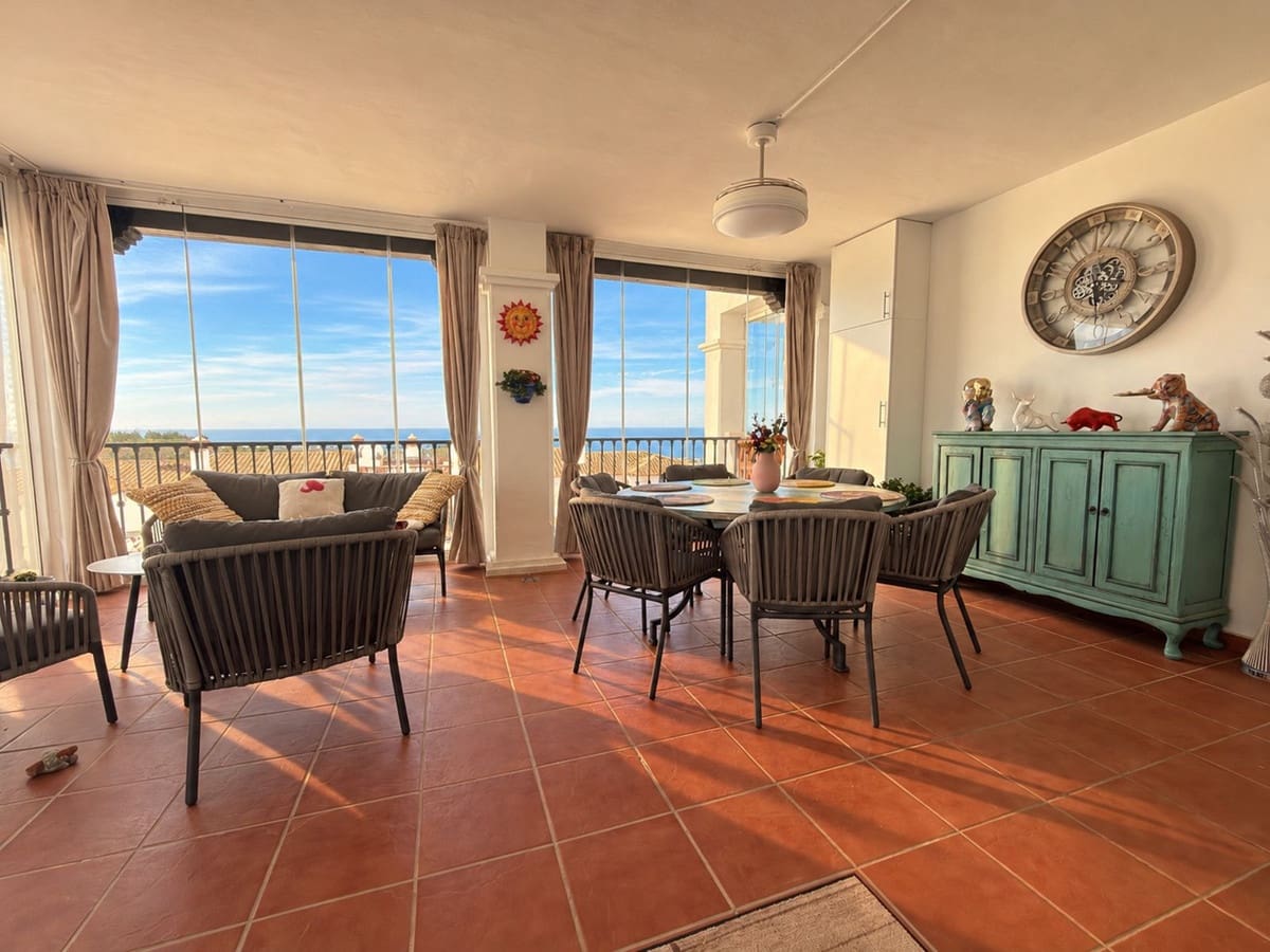 Apartamento de 2 habitaciones en Calahonda en venta con piscina garaje - 450.000 € (Ref: 10179525)