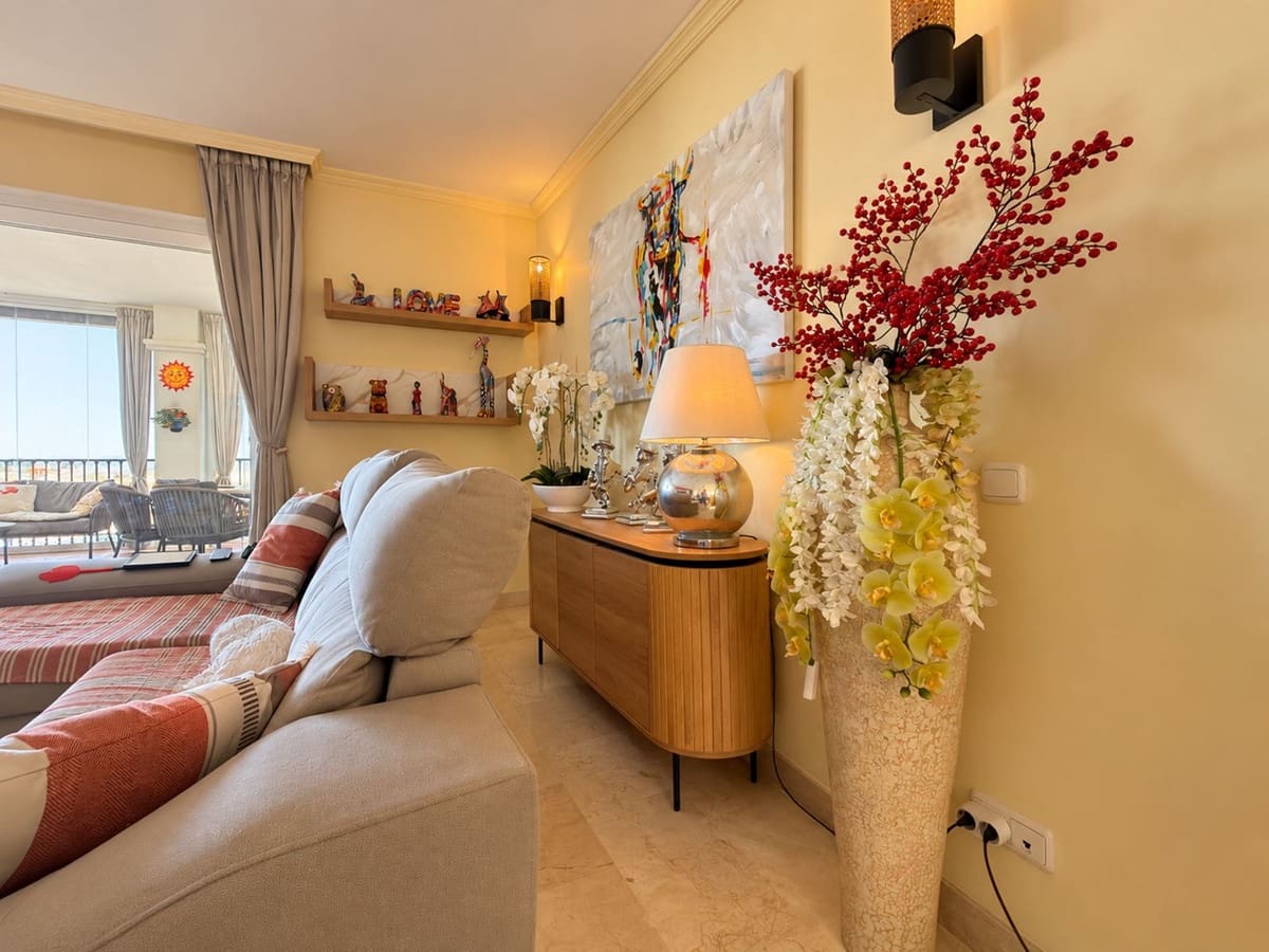 Apartamento de 2 habitaciones en Calahonda en venta con piscina garaje - 450.000 € (Ref: 10179525)