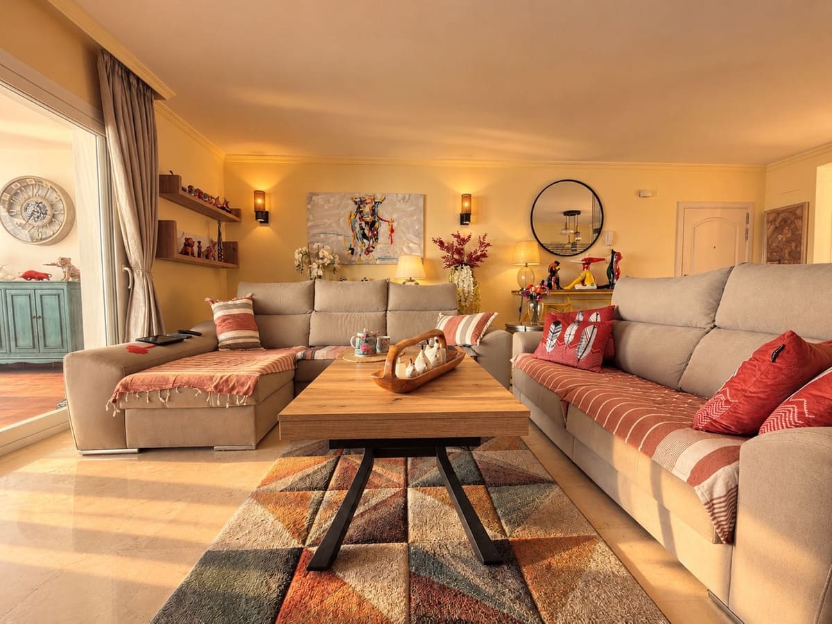 Apartamento de 2 habitaciones en Calahonda en venta con piscina garaje - 450.000 € (Ref: 10179525)