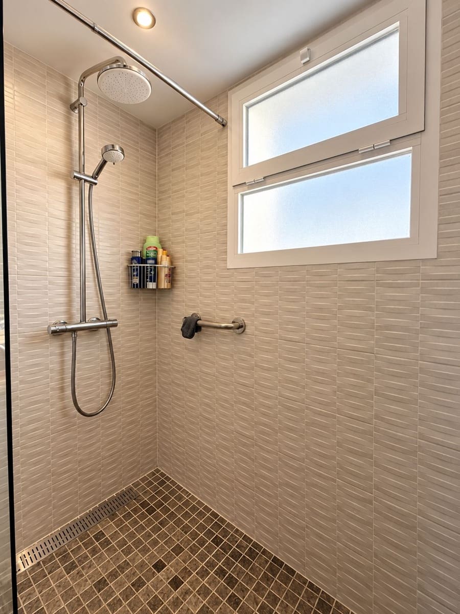 Apartamento de 2 habitaciones en Calahonda en venta con piscina garaje - 450.000 € (Ref: 10179525)