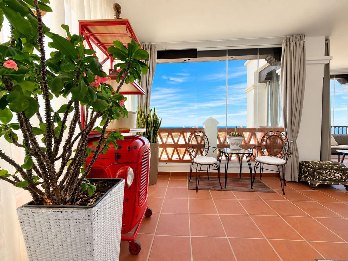 Apartamento de 2 habitaciones en Calahonda en venta con piscina garaje - 450.000 € (Ref: 10179525)