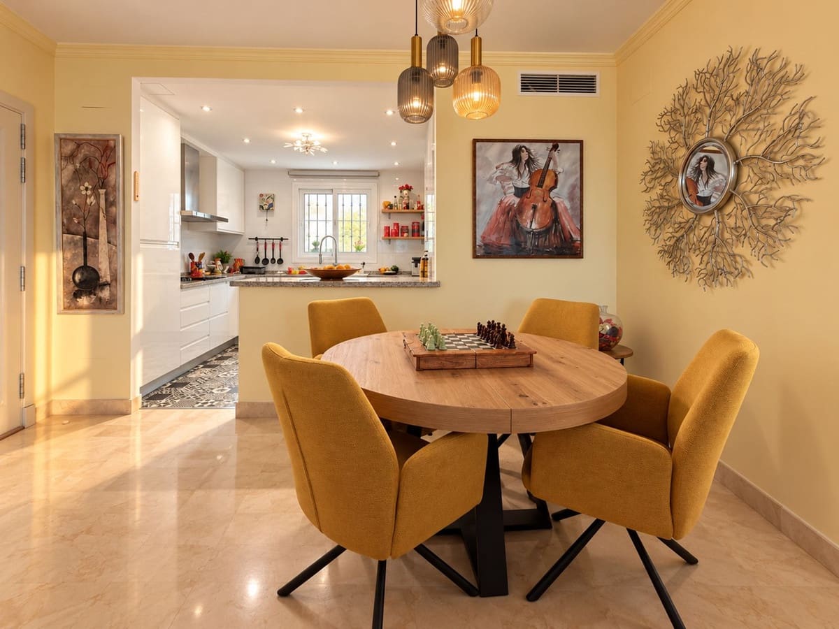 Apartamento de 2 habitaciones en Calahonda en venta con piscina garaje - 450.000 € (Ref: 10179525)