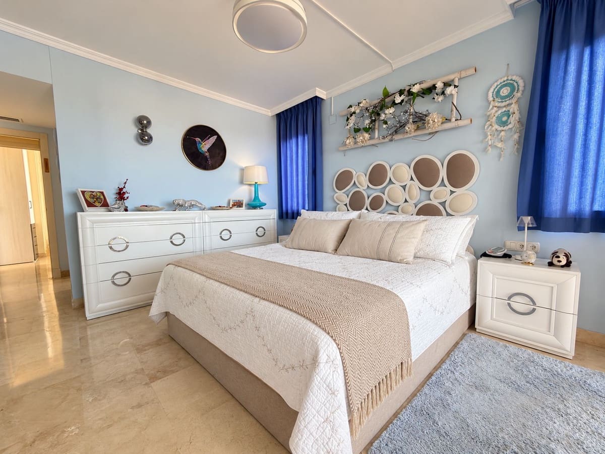 Apartamento de 2 habitaciones en Calahonda en venta con piscina garaje - 450.000 € (Ref: 10179525)