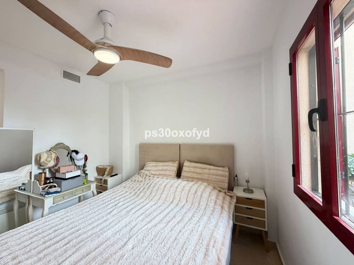 2 soveværelse Lejlighed til salg i La Duquesa / Puerto de la Duquesa med swimmingpool garage - € 270.000 (Ref: 10179527)