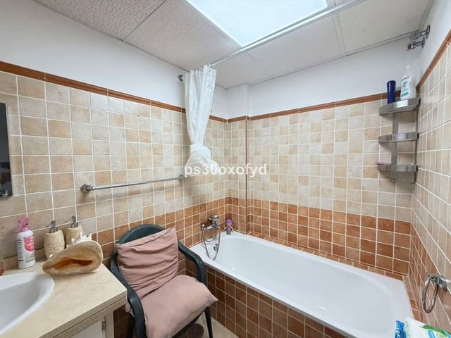 2 soveværelse Lejlighed til salg i La Duquesa / Puerto de la Duquesa, Manilva med swimmingpool garage - € 270.000 (Ref: 10179527)