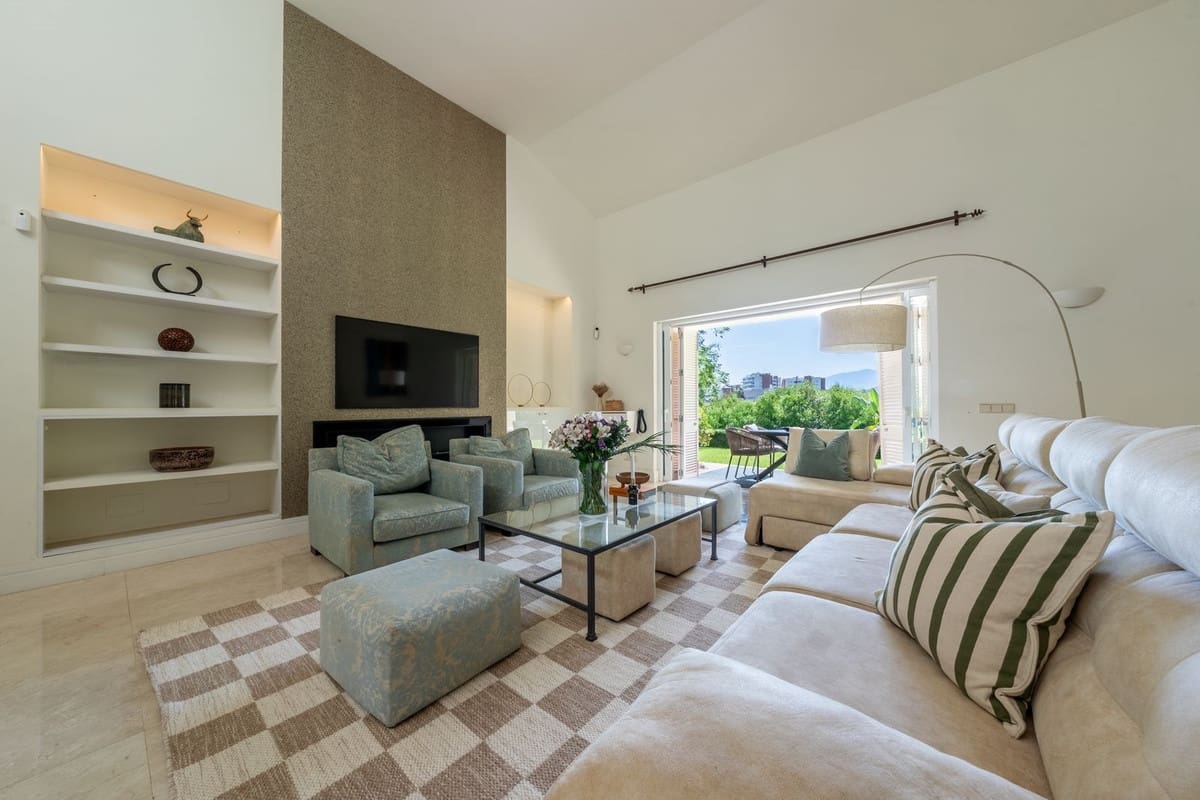 Chalet de 3 habitaciones en La Quinta en venta con piscina garaje - 2.890.000 € (Ref: 10179528)