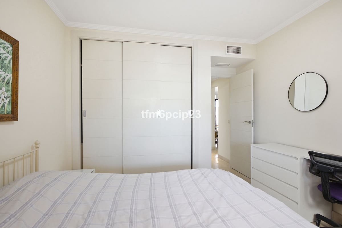 2 Zimmer Apartment zu verkaufen in Bahia de Casares mit Pool Garage - 390.000 € (Ref: 10179530)