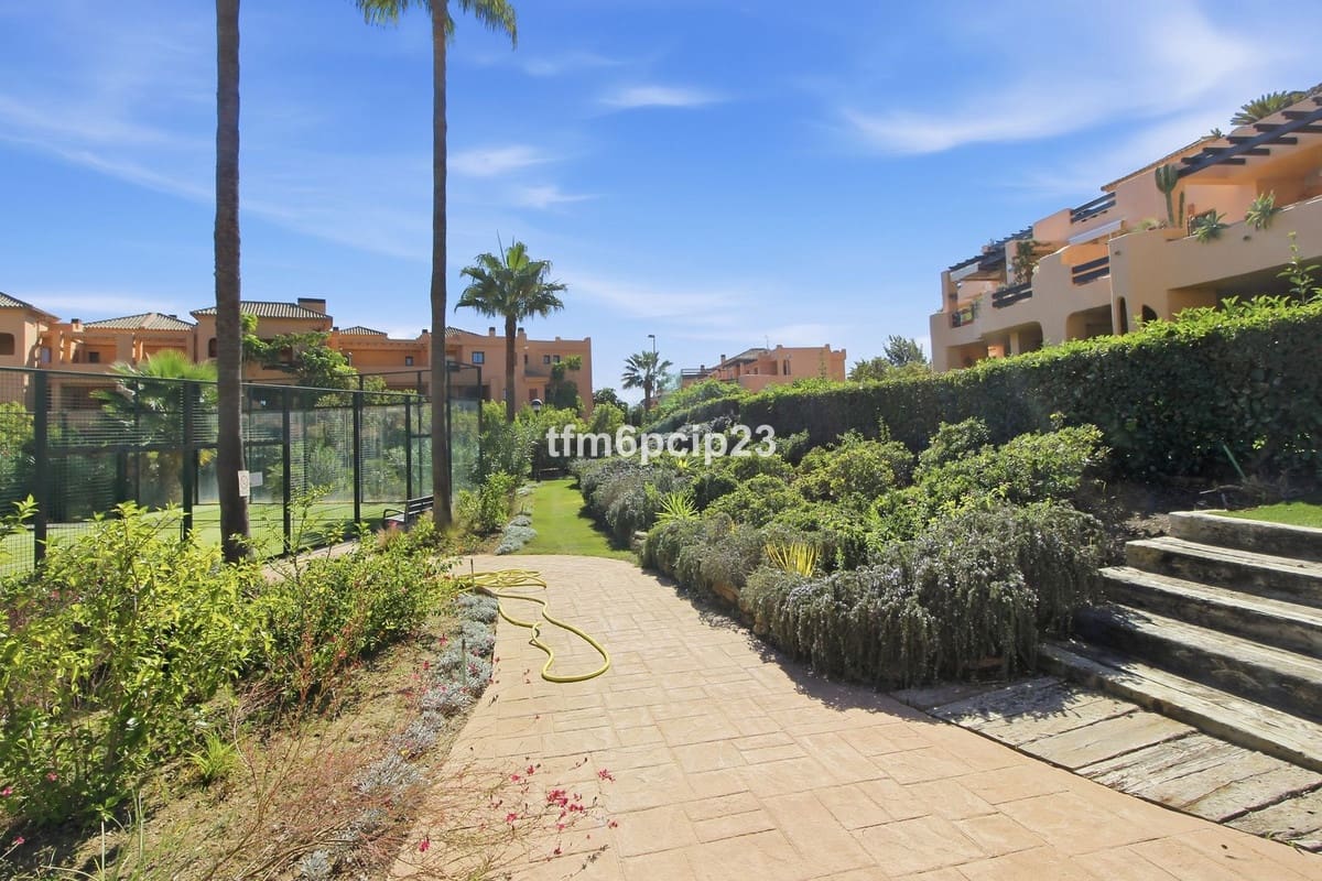 2 Zimmer Apartment zu verkaufen in Bahia de Casares mit Pool Garage - 390.000 € (Ref: 10179530)