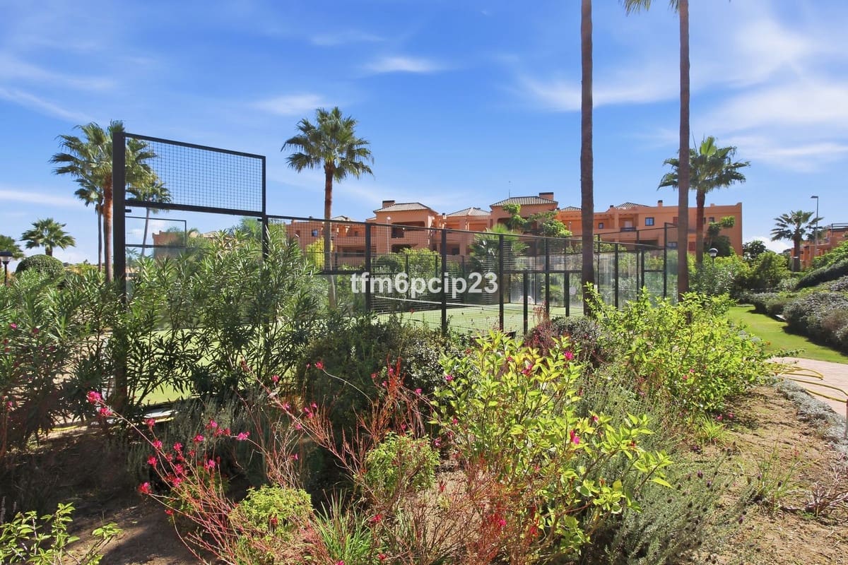 2 Zimmer Apartment zu verkaufen in Bahia de Casares mit Pool Garage - 390.000 € (Ref: 10179530)