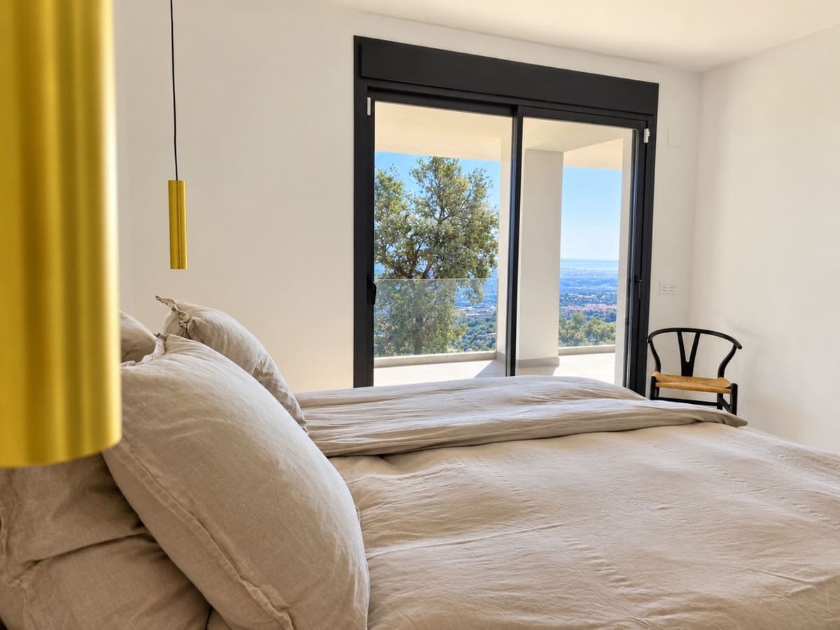 4 soverom Kjedet enebolig til salgs i La Mairena med svømmebasseng garasje - € 1 195 000 (Ref: 10179532)