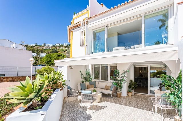 Casa de 1 habitación en Manilva en venta con piscina - 330.000 € (Ref: 10179534)