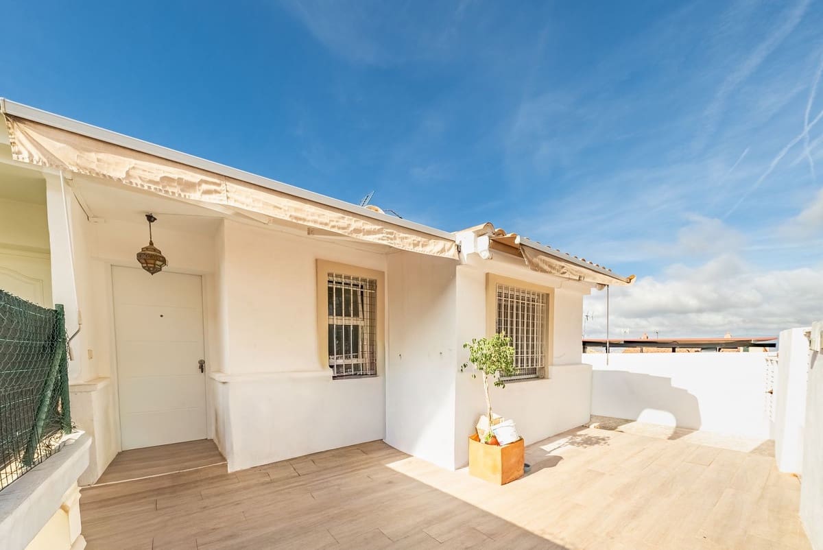 6 soveværelse Semi-Rækkehus til salg i Alhaurin de la Torre med swimmingpool garage - € 535.000 (Ref: 10179539)