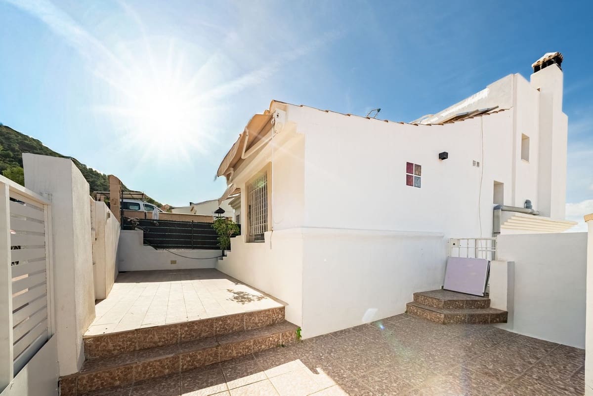 6 soveværelse Semi-Rækkehus til salg i Alhaurin de la Torre med swimmingpool garage - € 535.000 (Ref: 10179539)
