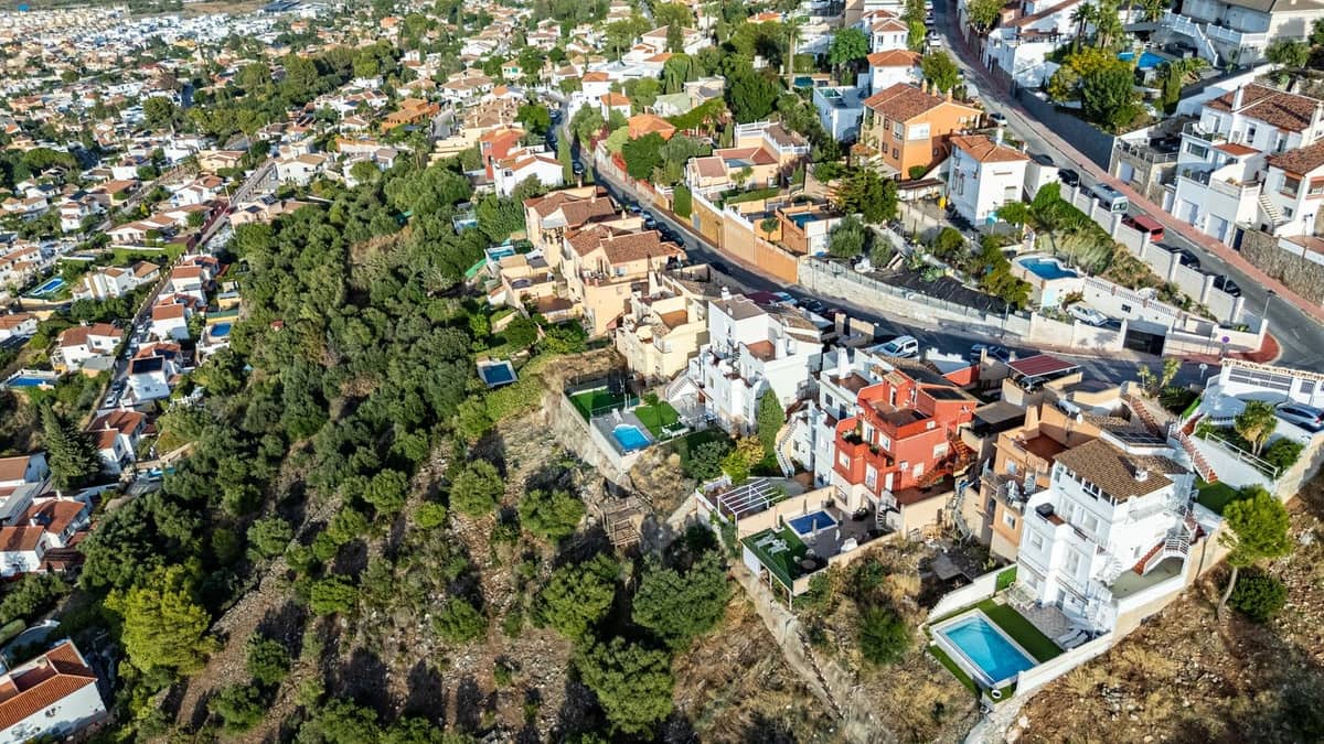 6 soveværelse Semi-Rækkehus til salg i Alhaurin de la Torre med swimmingpool garage - € 535.000 (Ref: 10179539)