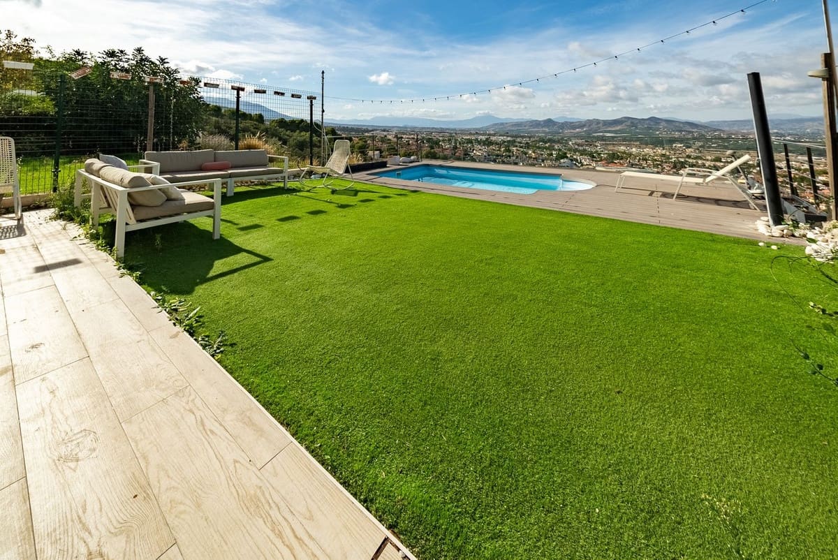 6 soveværelse Semi-Rækkehus til salg i Alhaurin de la Torre med swimmingpool garage - € 535.000 (Ref: 10179539)