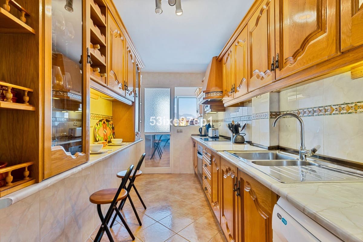 4 Zimmer Apartment zu verkaufen in Fuengirola mit Garage - 649.000 € (Ref: 10179542)