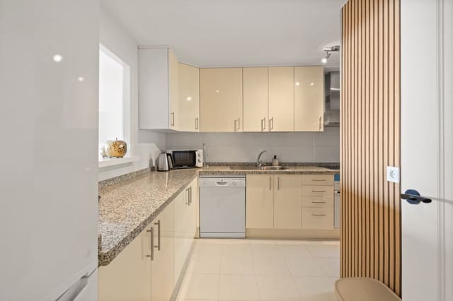 2 bedroom Apartment for sale in La Duquesa / Puerto de la Duquesa, Manilva with pool garage - € 349,000 (Ref: 10179543)