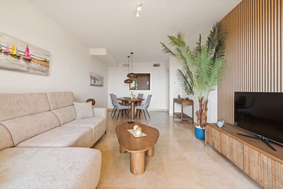 2 bedroom Apartment for sale in La Duquesa / Puerto de la Duquesa with pool garage - € 349,000 (Ref: 10179543)