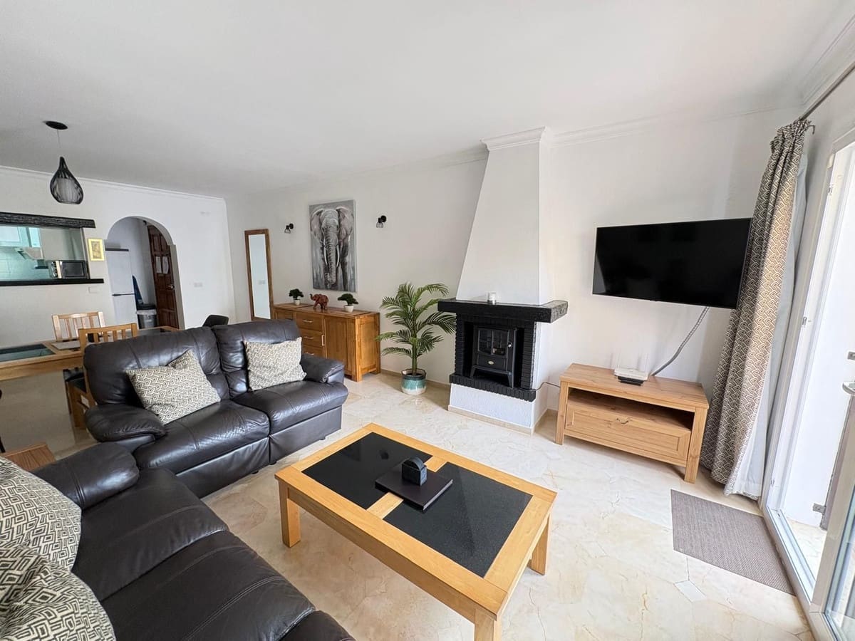 2 slaapkamer Appartement te koop in Riviera del Sol met zwembad - € 340.000 (Ref: 10179544)