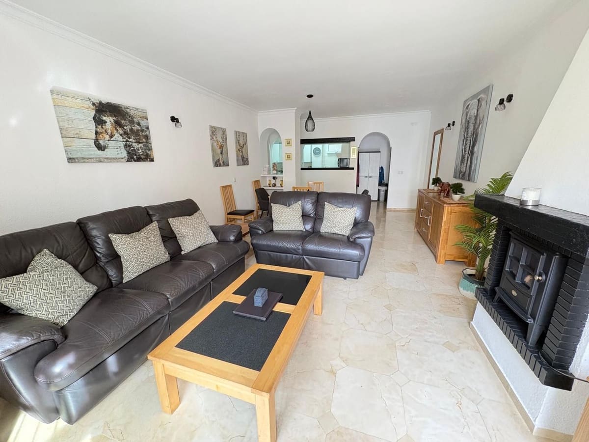 2 slaapkamer Appartement te koop in Riviera del Sol met zwembad - € 340.000 (Ref: 10179544)