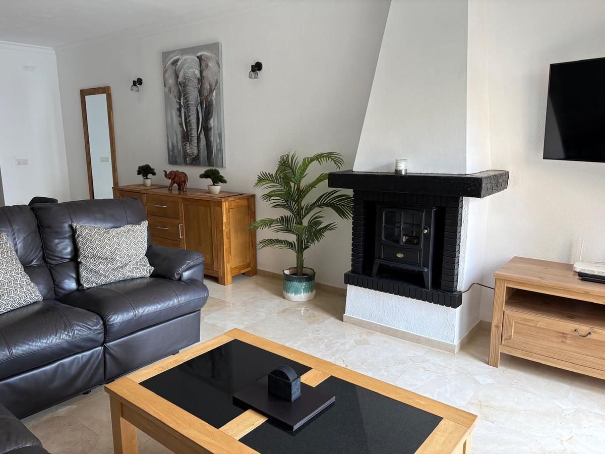 2 slaapkamer Appartement te koop in Riviera del Sol met zwembad - € 340.000 (Ref: 10179544)