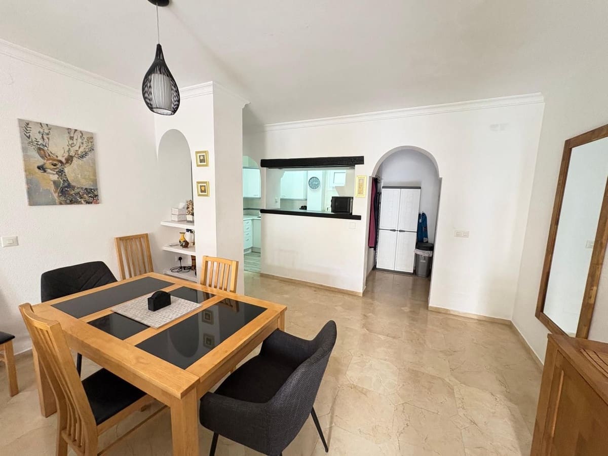 2 slaapkamer Appartement te koop in Riviera del Sol met zwembad - € 340.000 (Ref: 10179544)