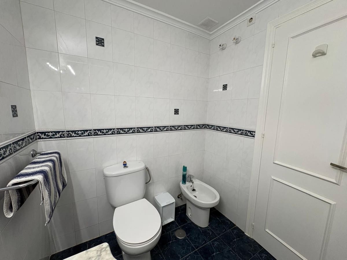 2 slaapkamer Appartement te koop in Riviera del Sol met zwembad - € 340.000 (Ref: 10179544)