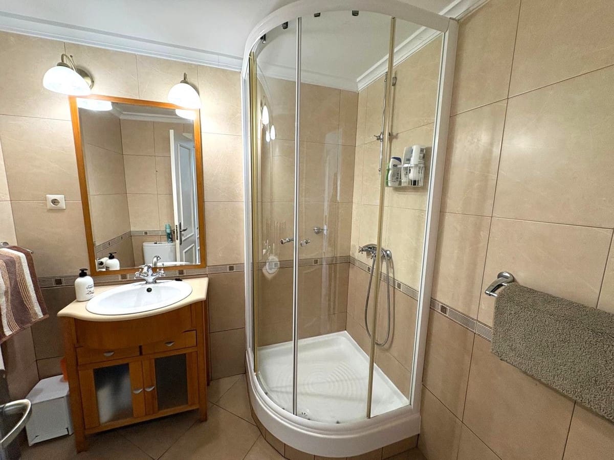 2 slaapkamer Appartement te koop in Riviera del Sol met zwembad - € 340.000 (Ref: 10179544)