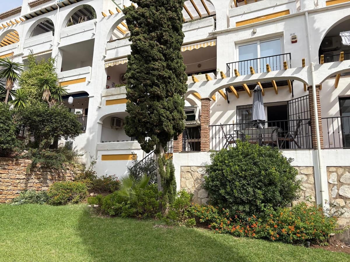 2 slaapkamer Appartement te koop in Riviera del Sol met zwembad - € 340.000 (Ref: 10179544)