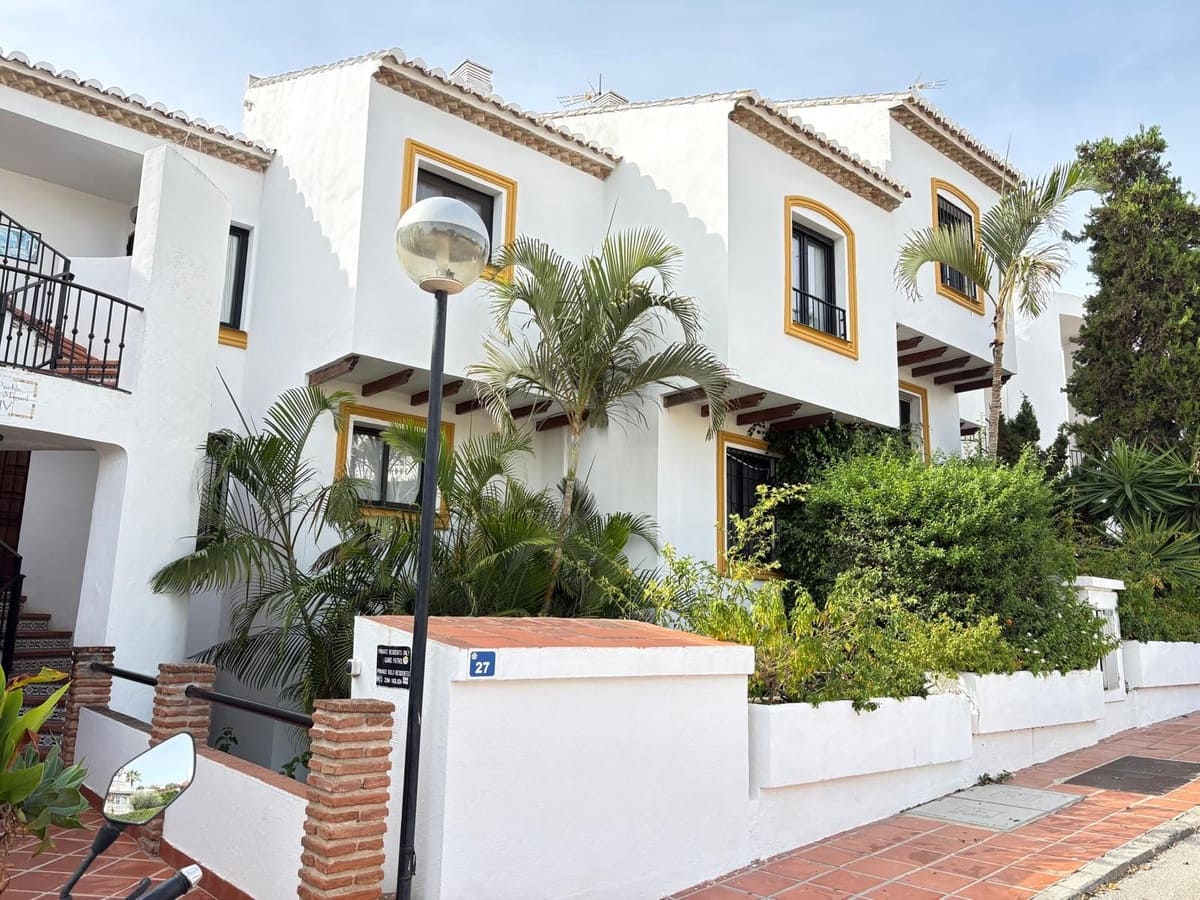 2 slaapkamer Appartement te koop in Riviera del Sol met zwembad - € 340.000 (Ref: 10179544)
