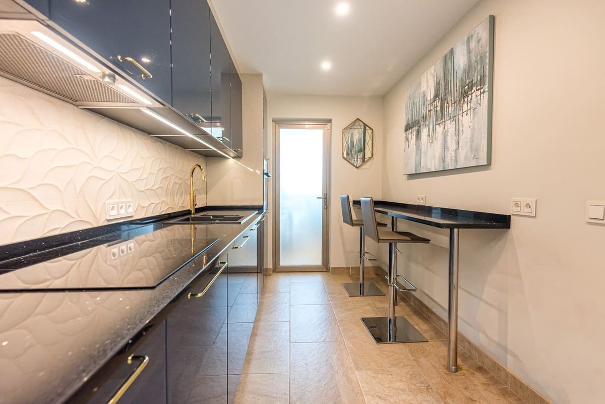 2 bedroom Apartment for sale in Puerto Banus with pool garage - € 730,000 (Ref: 10181698)