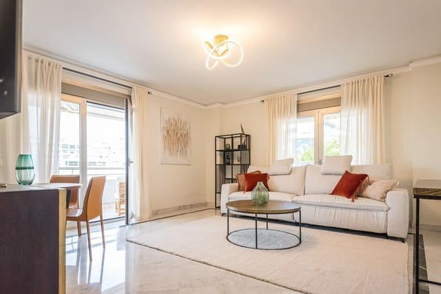 2 bedroom Apartment for sale in Puerto Banus, Marbella with pool garage - € 730,000 (Ref: 10181698)