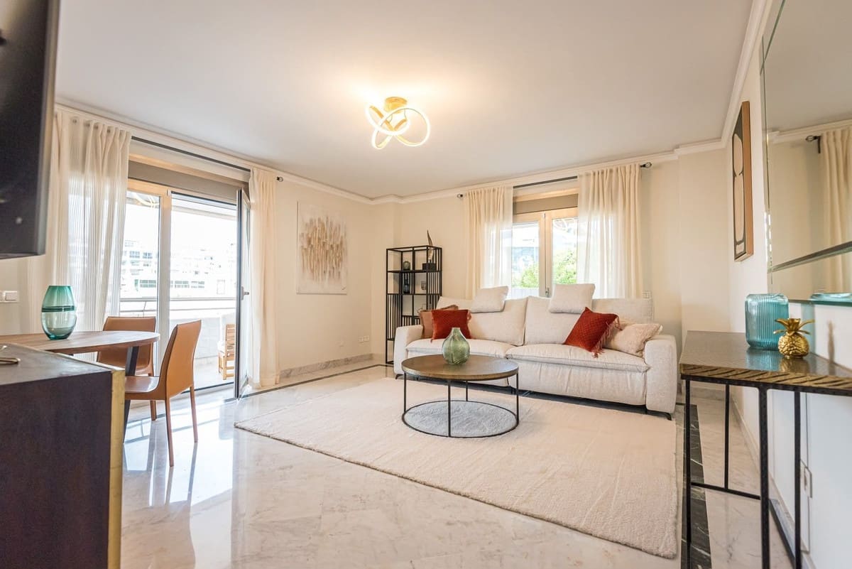 2 bedroom Apartment for sale in Puerto Banus with pool garage - € 730,000 (Ref: 10181698)